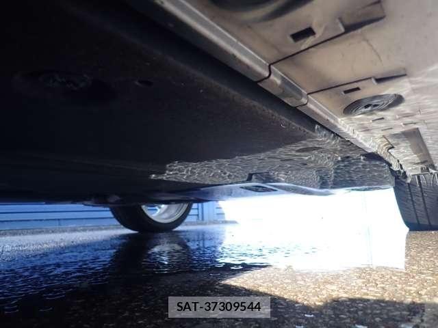 Toyota PRIUS PHV 2017-06 8101416-10