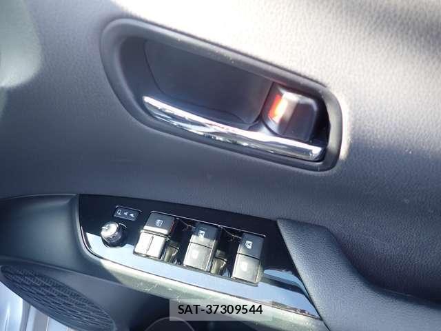 Toyota PRIUS PHV 2017-06 8101416-17