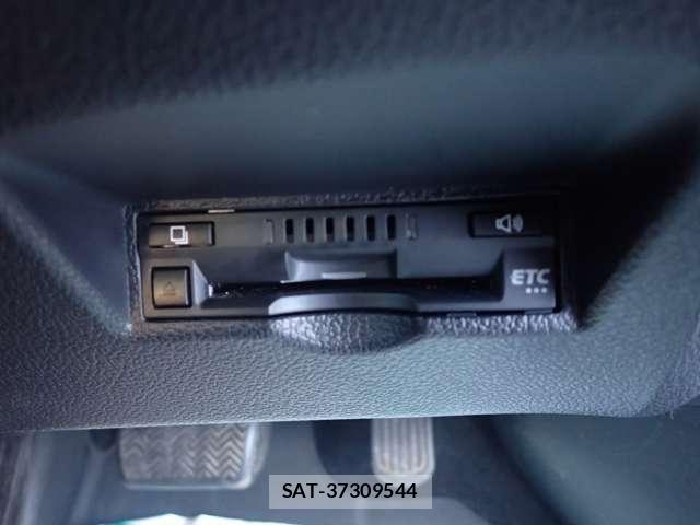 Toyota PRIUS PHV 2017-06 8101416-26