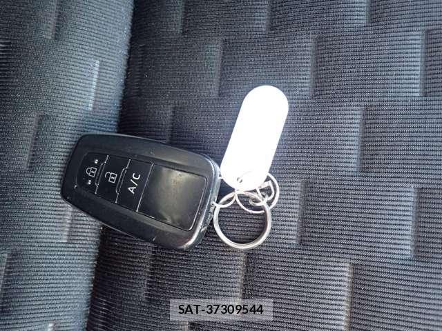 Toyota PRIUS PHV 2017-06 8101416-27