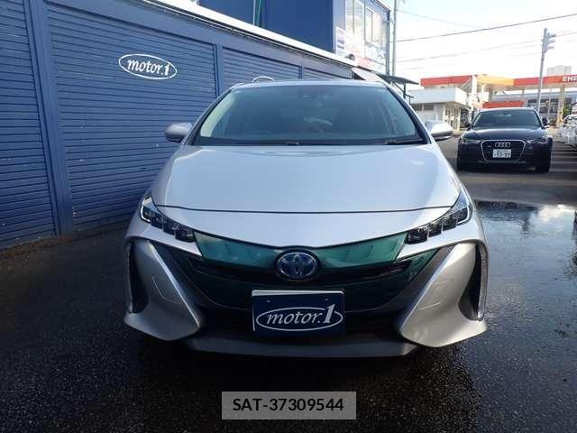 Toyota PRIUS PHV 2017-06 8101416-4