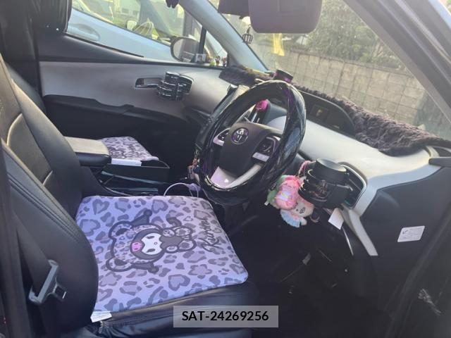 Toyota PRIUS PHV 2017-02 8101417-11