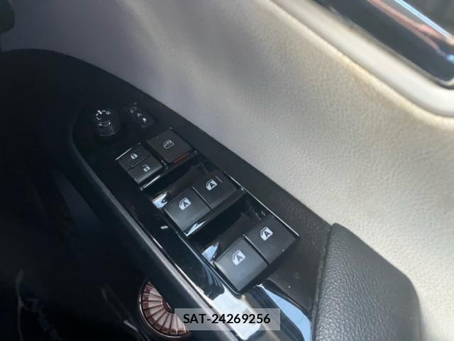Toyota PRIUS PHV 2017-02 8101417-15