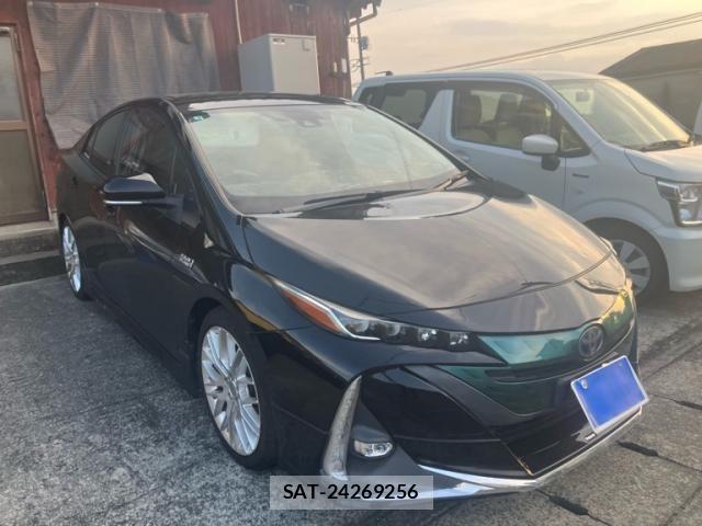 Toyota PRIUS PHV 2017-02 8101417-1