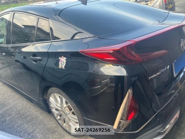 Toyota PRIUS PHV 2017-02 8101417-5