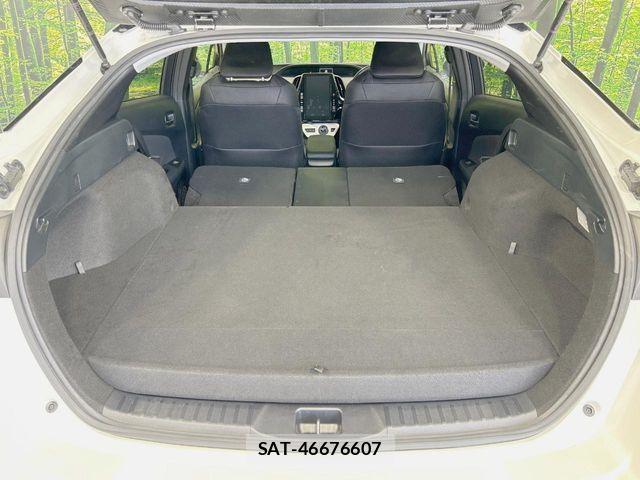 Toyota PRIUS PHV 2017-11 8101412-9