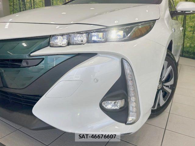 Toyota PRIUS PHV 2017-11 8101412-11