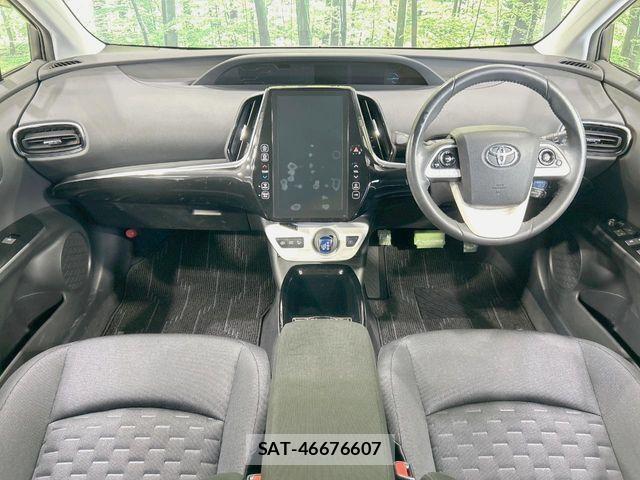 Toyota PRIUS PHV 2017-11 8101412-1