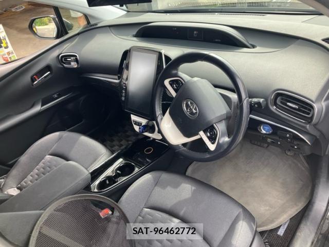 Toyota PRIUS PHV 2017-03 8101415-13