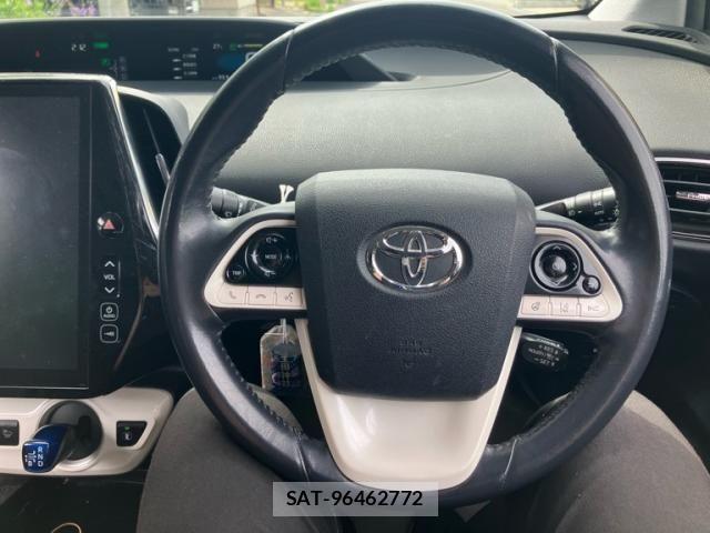 Toyota PRIUS PHV 2017-03 8101415-16