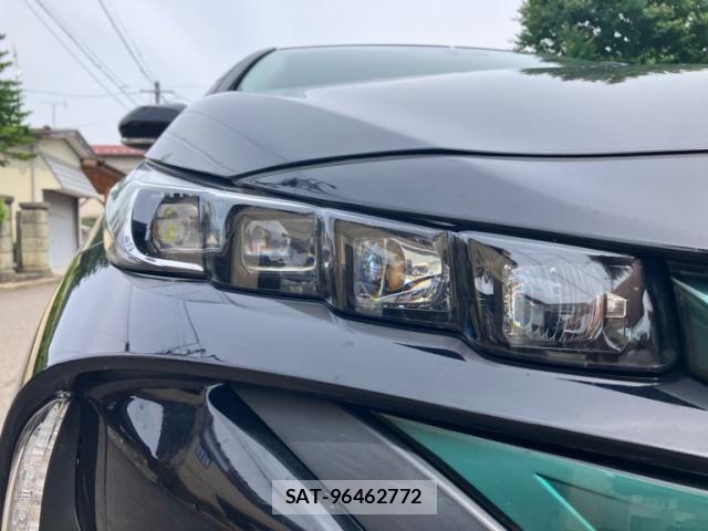 Toyota PRIUS PHV 2017-03 8101415-1