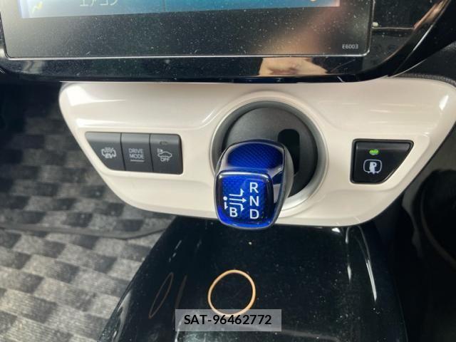 Toyota PRIUS PHV 2017-03 8101415-19