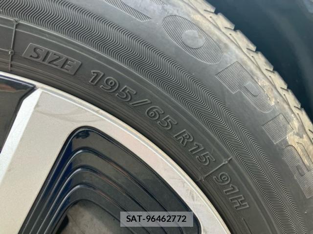Toyota PRIUS PHV 2017-03 8101415-4