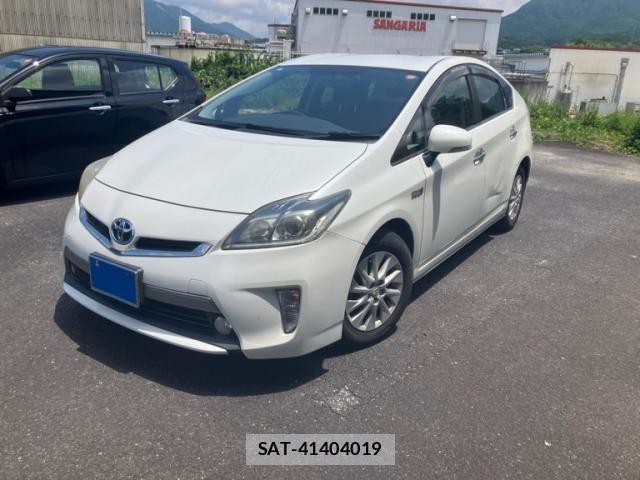 Toyota PRIUS PHV 2014-01 8101418-0