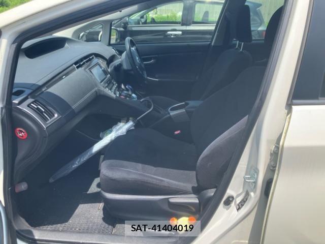 Toyota PRIUS PHV 2014-01 8101418-12