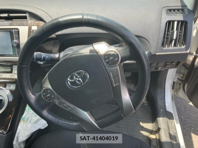 Toyota PRIUS PHV 2014-01 8101418-18
