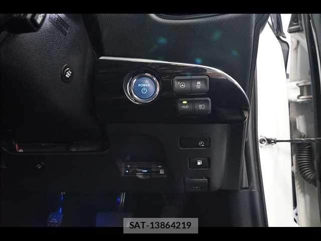 Toyota PRIUS PHV 2017-06 8101414-13