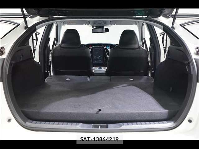 Toyota PRIUS PHV 2017-06 8101414-18
