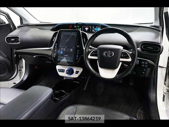 Toyota PRIUS PHV 2017-06 8101414-1