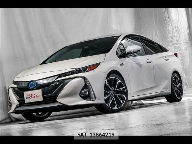 Toyota PRIUS PHV 2017-06 8101414-2