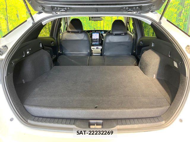Toyota PRIUS PHV 2018-05 8101413-9