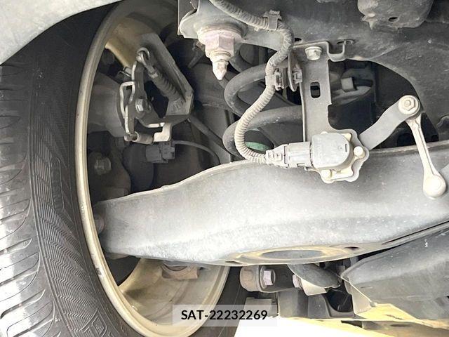 Toyota PRIUS PHV 2018-05 8101413-19