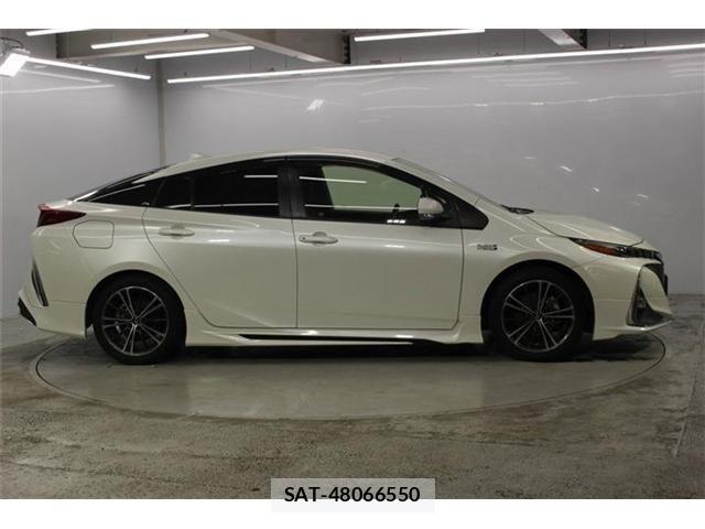 Toyota PRIUS PHV 2019-06 8101410-3