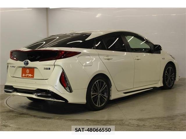 Toyota PRIUS PHV 2019-06 8101410-4