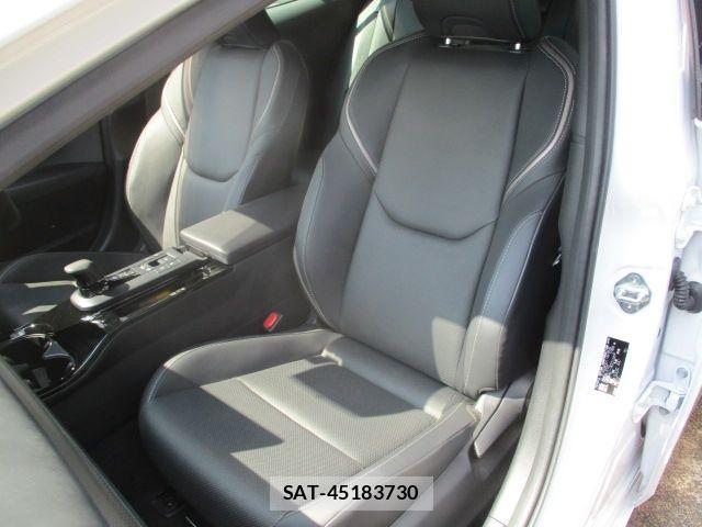Toyota PRIUS PHV 2023-06 8101408-13