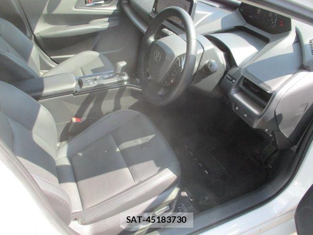 Toyota PRIUS PHV 2023-06 8101408-1