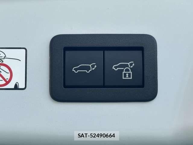 Toyota PRIUS PHV 2023-10 8101407-10