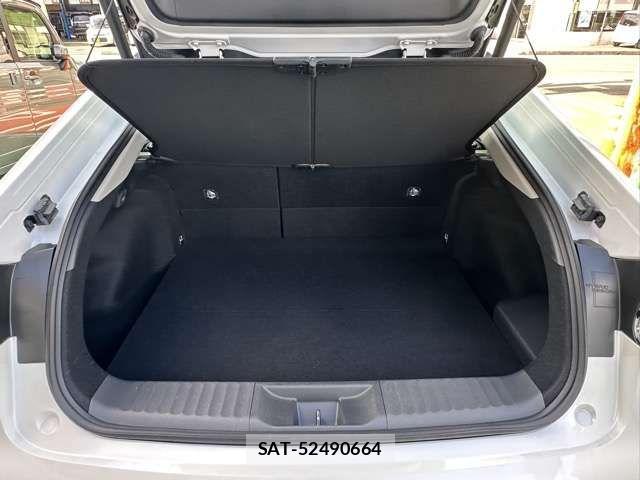 Toyota PRIUS PHV 2023-10 8101407-11