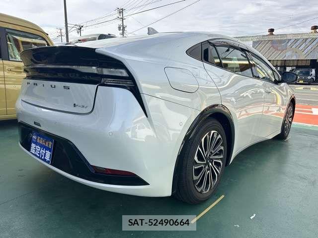 Toyota PRIUS PHV 2023-10 8101407-13