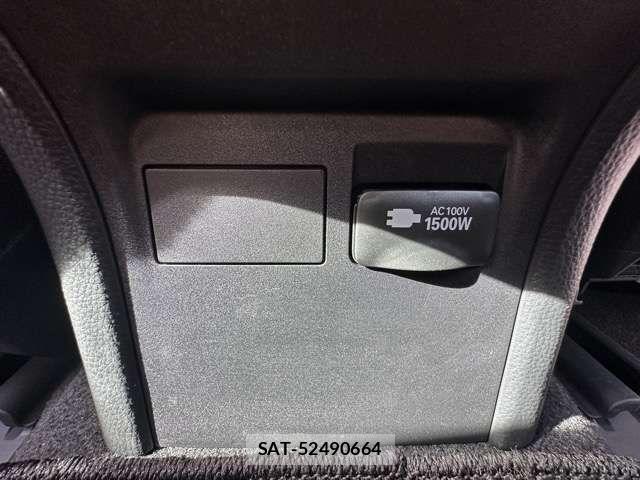 Toyota PRIUS PHV 2023-10 8101407-6