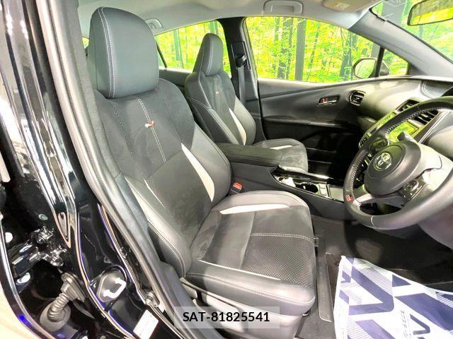Toyota PRIUS PHV 2021-01 8131993-7
