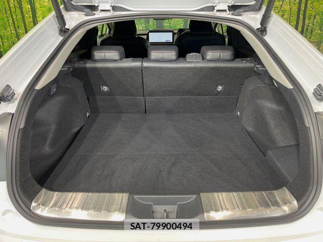 Toyota PRIUS PHV 2023-08 8131990-9
