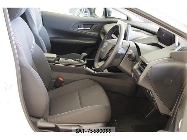 Toyota PRIUS PHV 2025-10 8131991-14