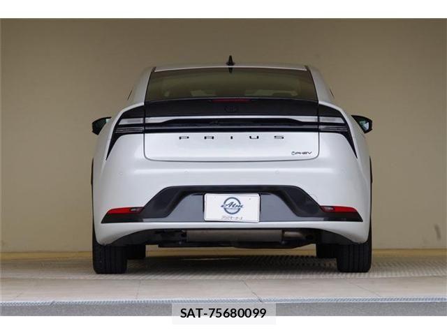 Toyota PRIUS PHV 2025-10 8131991-21