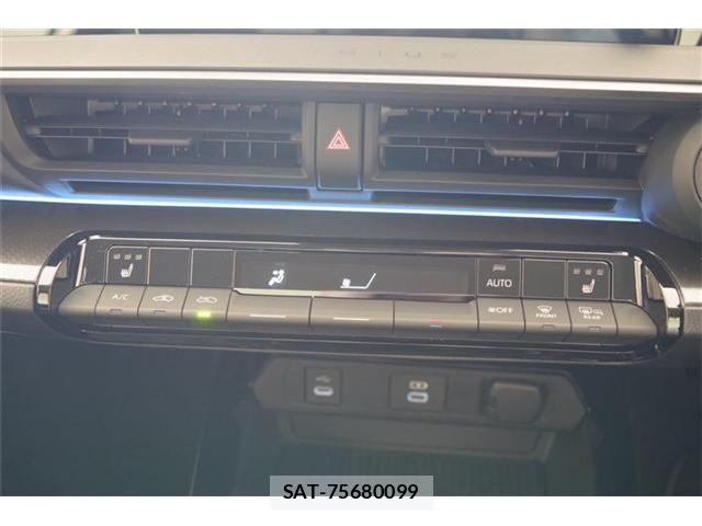 Toyota PRIUS PHV 2025-10 8131991-8