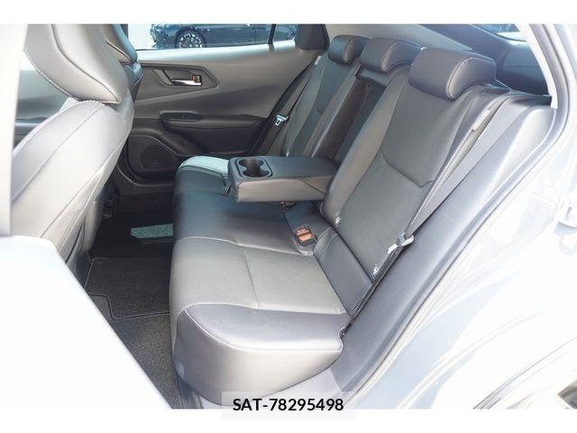 Toyota PRIUS PHV 2023-08 8131992-13