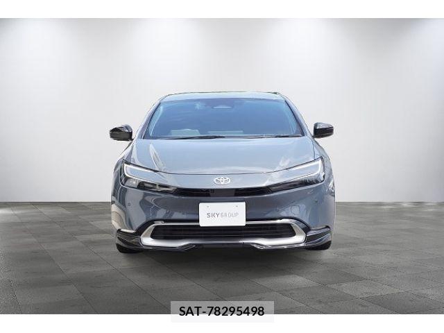Toyota PRIUS PHV 2023-08 8131992-1