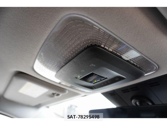 Toyota PRIUS PHV 2023-08 8131992-21