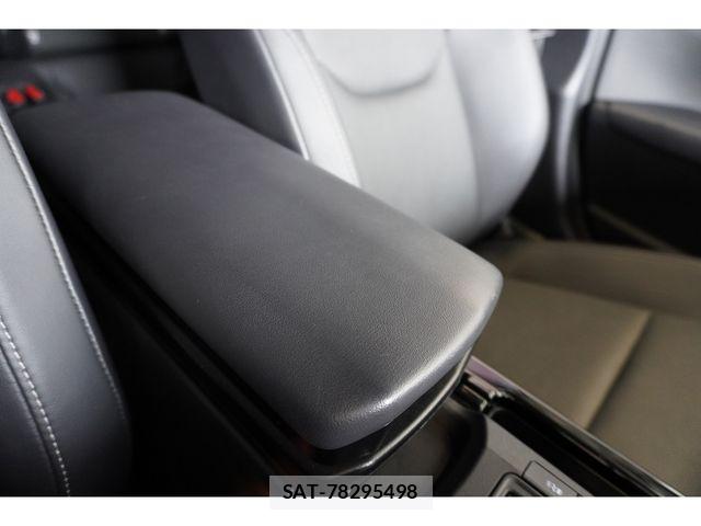 Toyota PRIUS PHV 2023-08 8131992-27