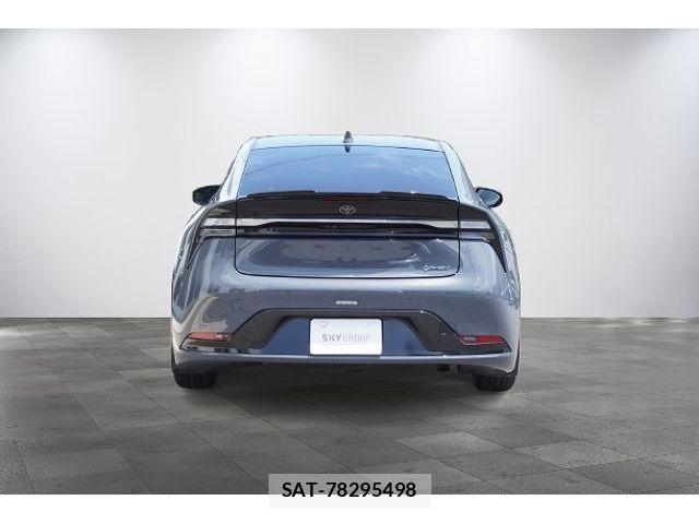 Toyota PRIUS PHV 2023-08 8131992-3