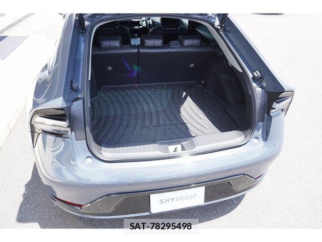 Toyota PRIUS PHV 2023-08 8131992-6