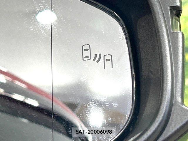 Toyota PRIUS PHV 2023-08 8146479-4