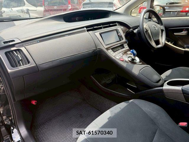 Toyota PRIUS PHV 2014-06 8159059-9