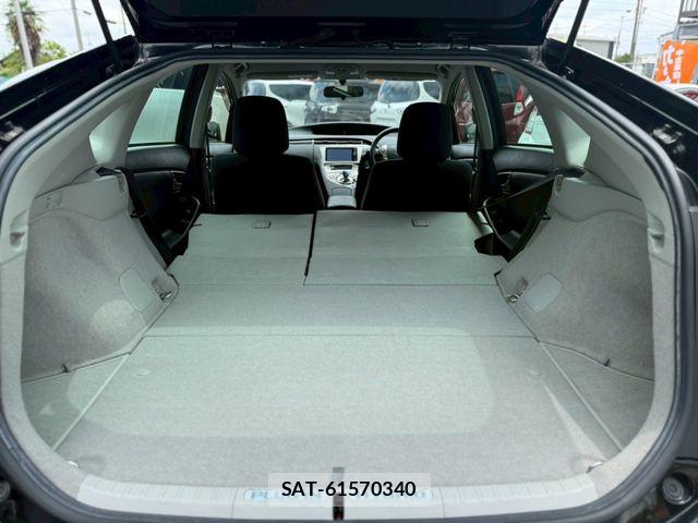 Toyota PRIUS PHV 2014-06 8159059-12