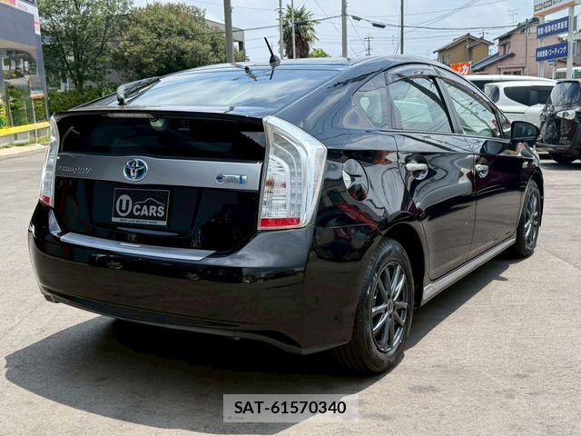 Toyota PRIUS PHV 2014-06 8159059-1