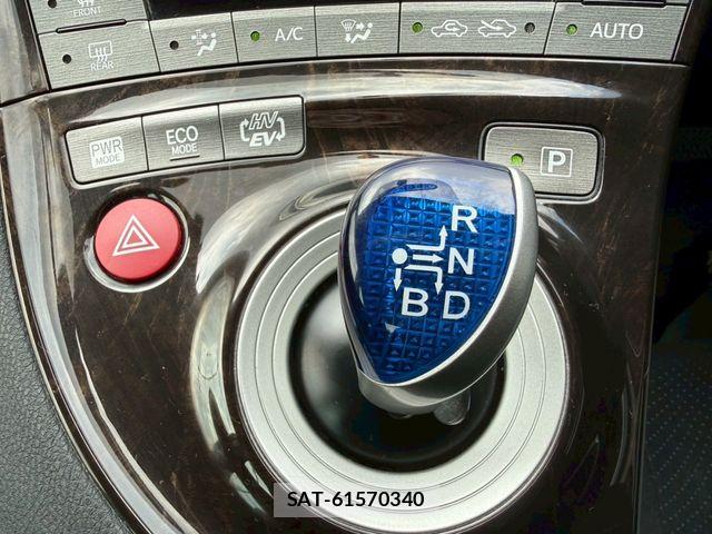 Toyota PRIUS PHV 2014-06 8159059-19